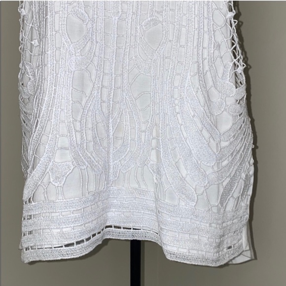 Saks Fifth Avenue white crocheted knit top—Sz S - Picture 4 of 11